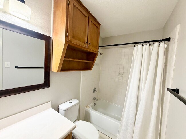 Building Photo - 3447 Pewitt Dr