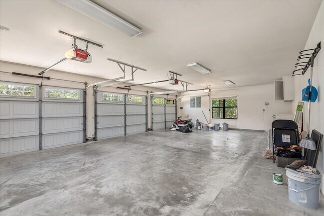 Building Photo - 4806 Pine Wood Meadows Ln