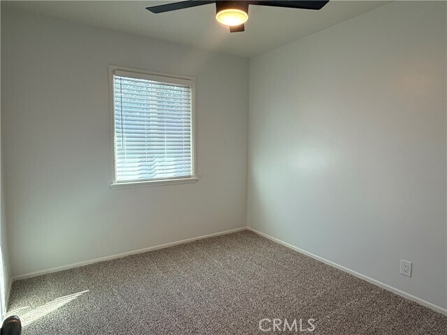 Building Photo - 846 E Almond Dr