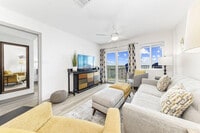 Building Photo - 405 Plantation Rd