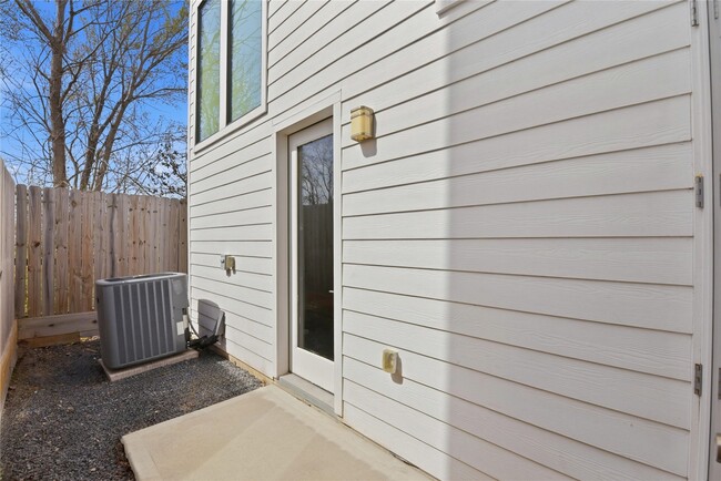 Building Photo - 1709 Cedrocanna Ln