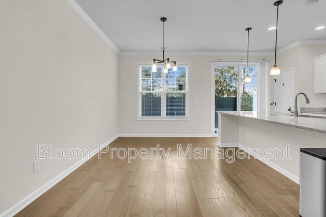 Building Photo - 1660 Bridwell Ln