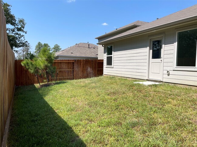 Building Photo - 3038 Mallorca Dr
