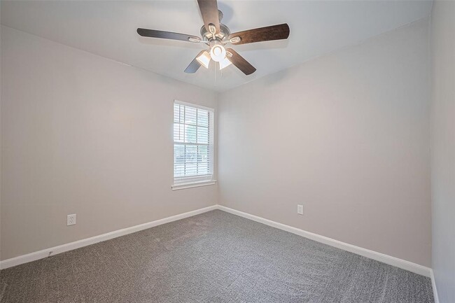 Building Photo - 9003 Chateau Forest Dr