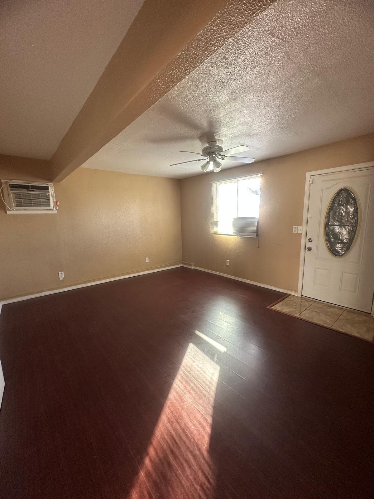 Building Photo - 1817 W La Sierra Dr