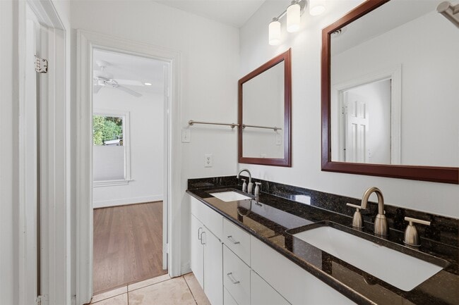 Building Photo - 2132 Tangley St