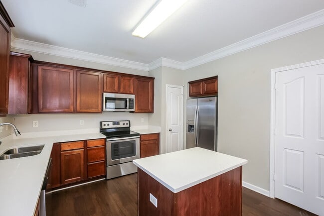 Building Photo - 1006 Tiger Eye Ave