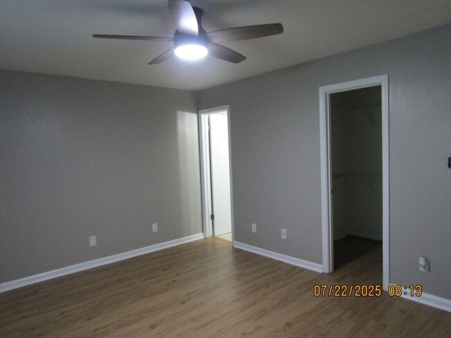 Building Photo - South Virginia Beach Barberton