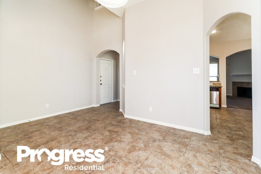 Building Photo - 12015 Raven View Dr