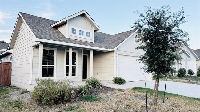 Building Photo - 212 Rollingwood Dr