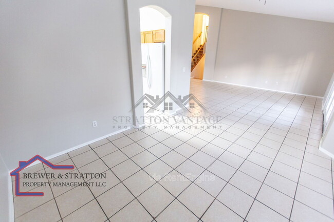 Building Photo - 1431 E Encinas Ave