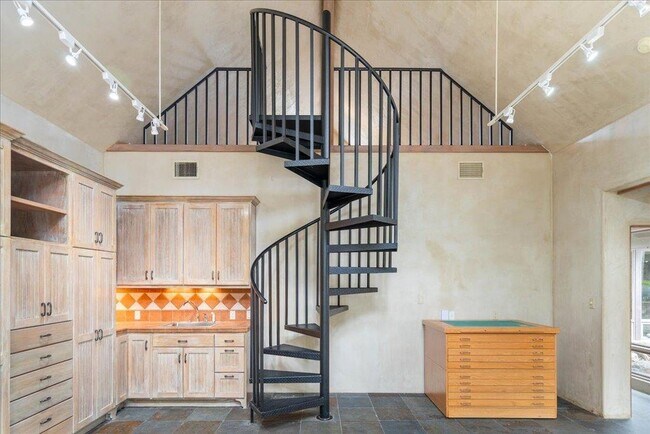 Building Photo - 24736 Travis Lakeside Cove