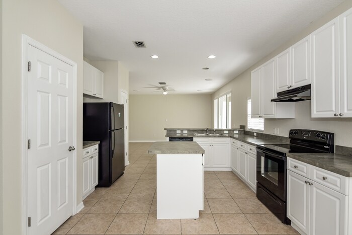 Building Photo - 5921 Cape Loop