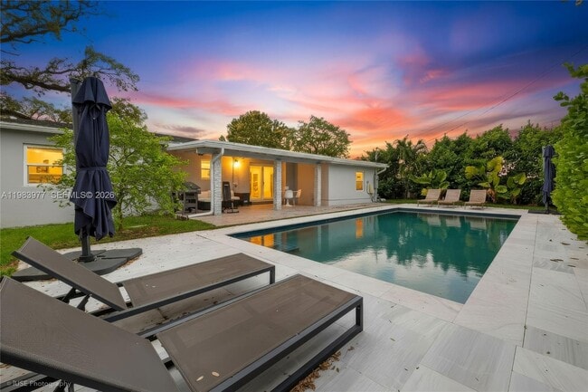 Building Photo - 7235 SW 39th St