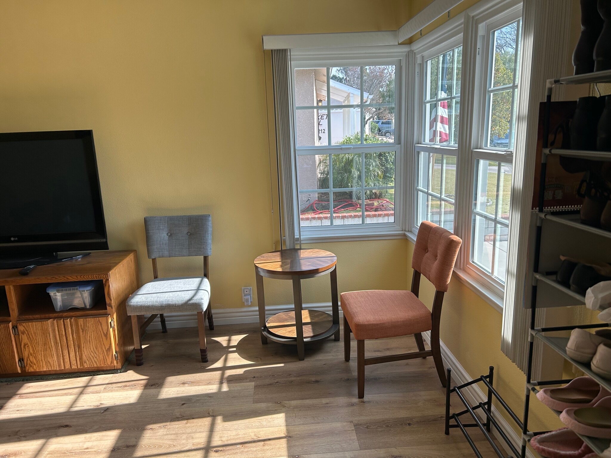 Building Photo - 637 Dornie St