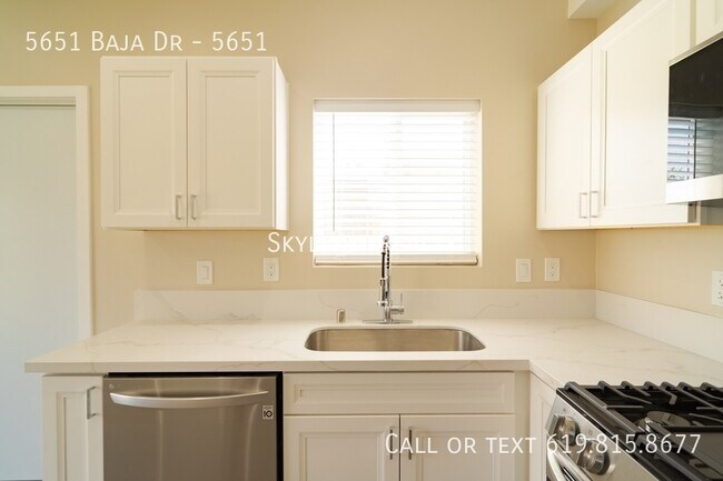 Building Photo - 5651 Baja Dr