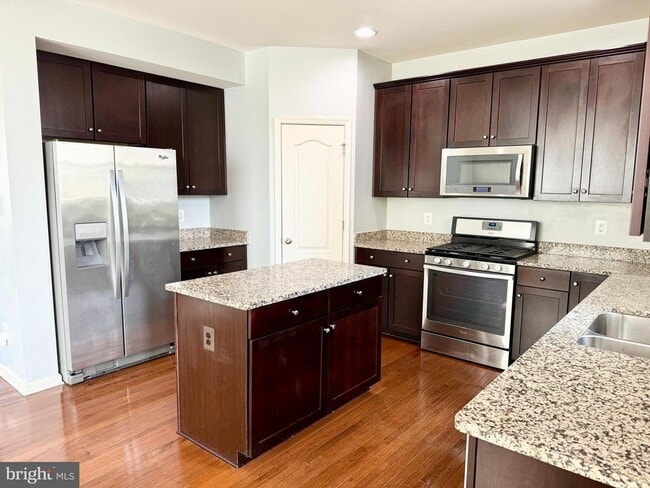 Building Photo - 7 Coulter Ln