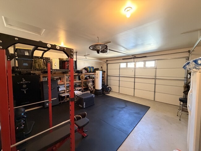 Building Photo - 323 Huppert Ln