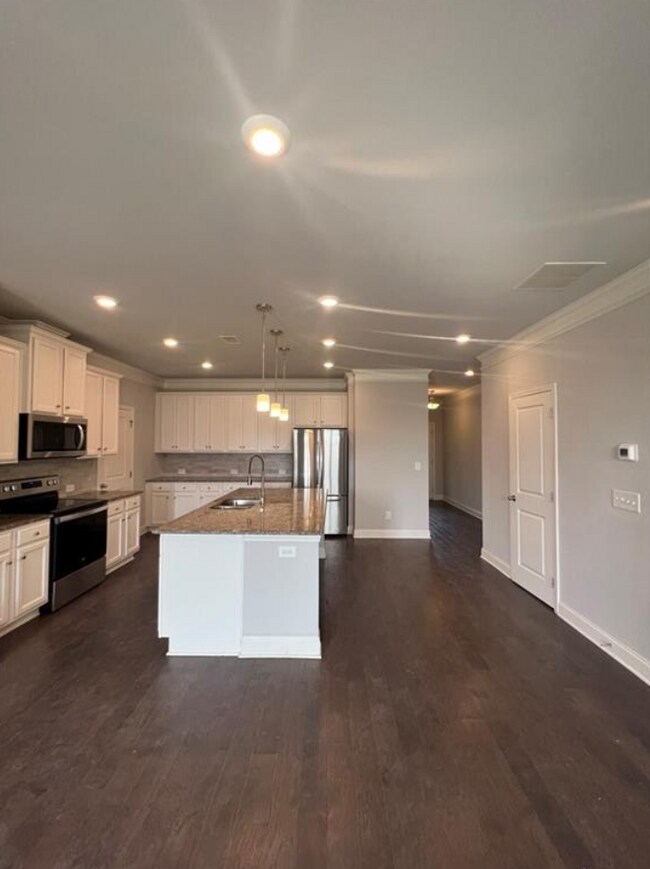 Building Photo - 3229 Weyhill Trl