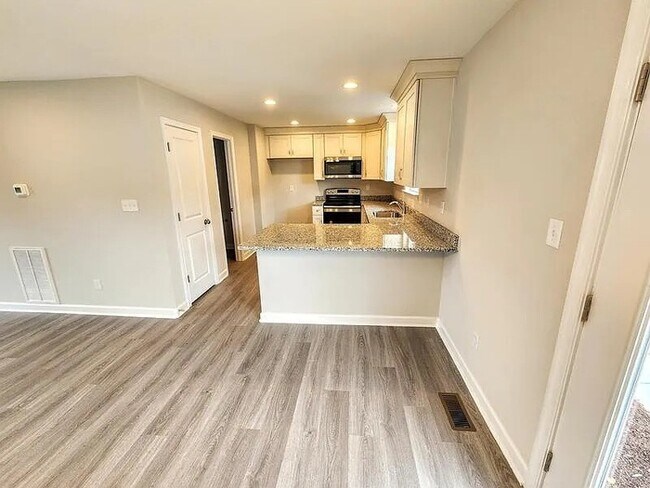 Building Photo - RENOVATED 4 BEDROOM/3 BATH IN NORFOLK! READY FOR RENT!!