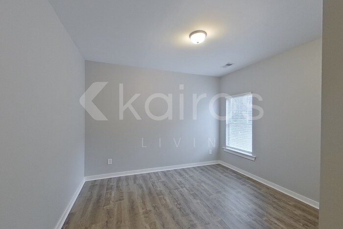 Building Photo - 433 White Oak Cir