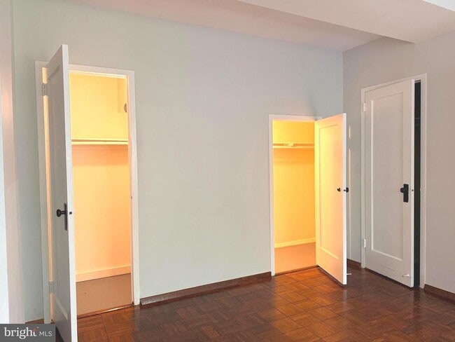 Building Photo - 3211 Ravensworth Pl
