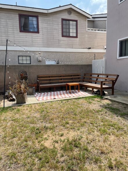 Building Photo - 2215 Mathews Ave