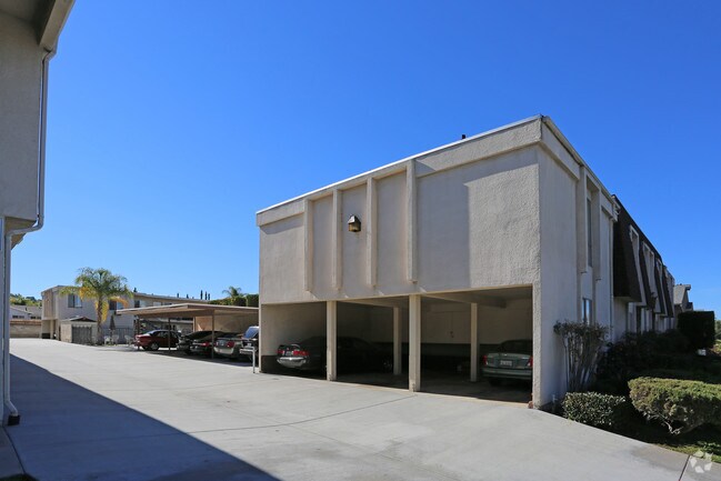 Building Photo - Valley House Apartments