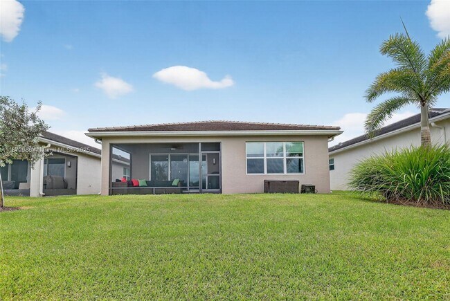 Building Photo - 13455 SW River Rock Rd