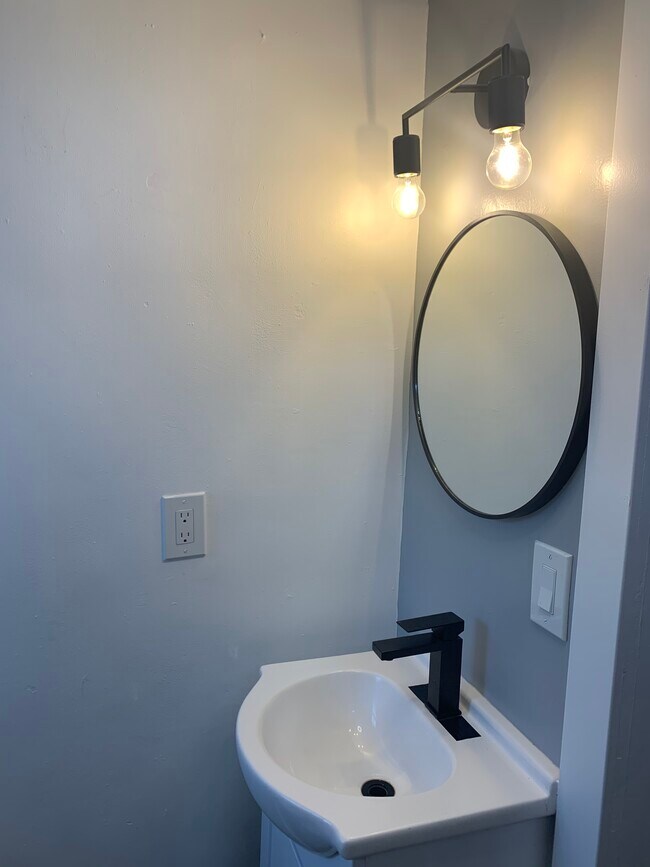 Building Photo - 3741 Woolwine Dr