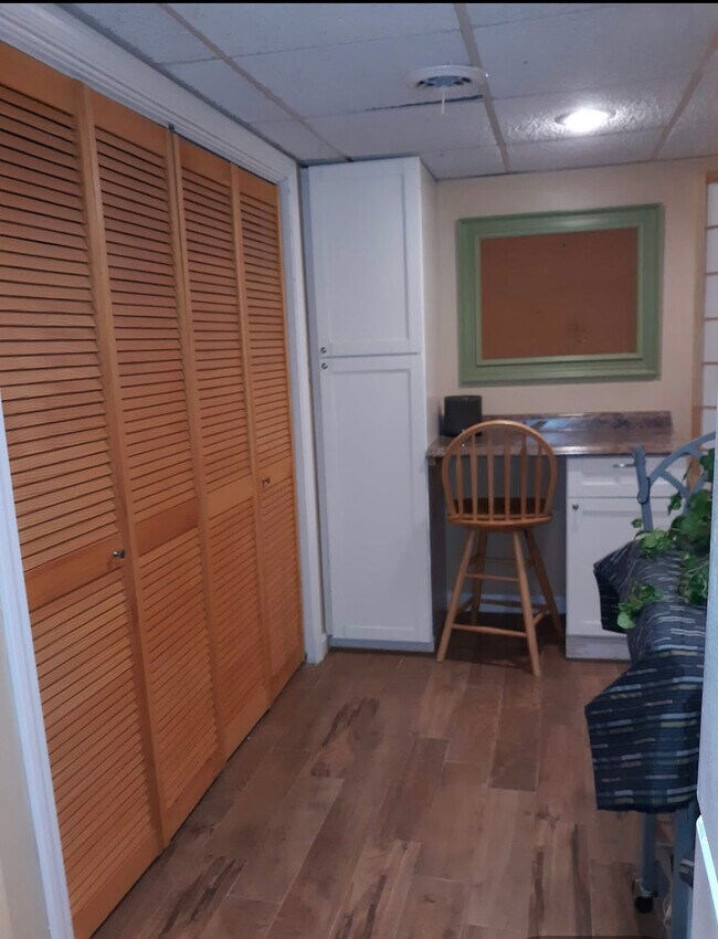 175 Old Voluntown Rd 175 Old Voluntown Rd Exeter RI 02822 Apartment