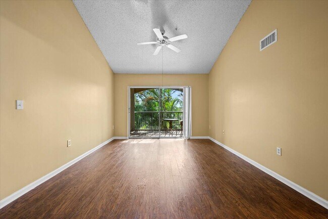 Building Photo - 272 Village Blvd