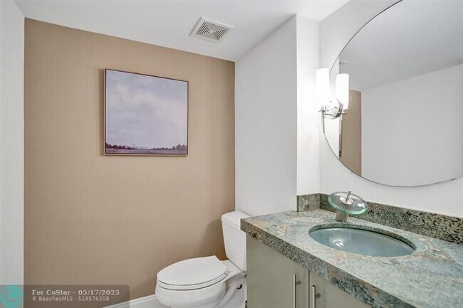Building Photo - 3750 Galt Ocean Dr