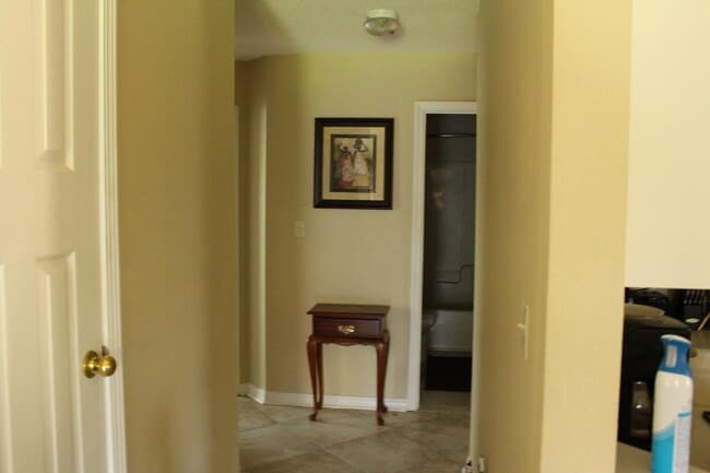 Building Photo - 4 Bedroom in Waterfront Subdivision!