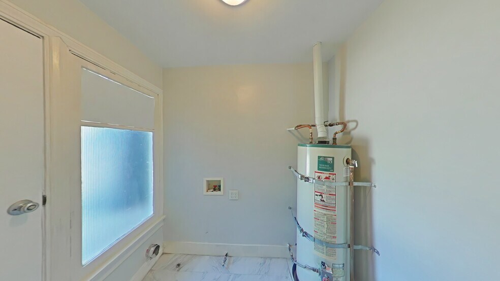 Laundry room - 207 W Windsor Rd