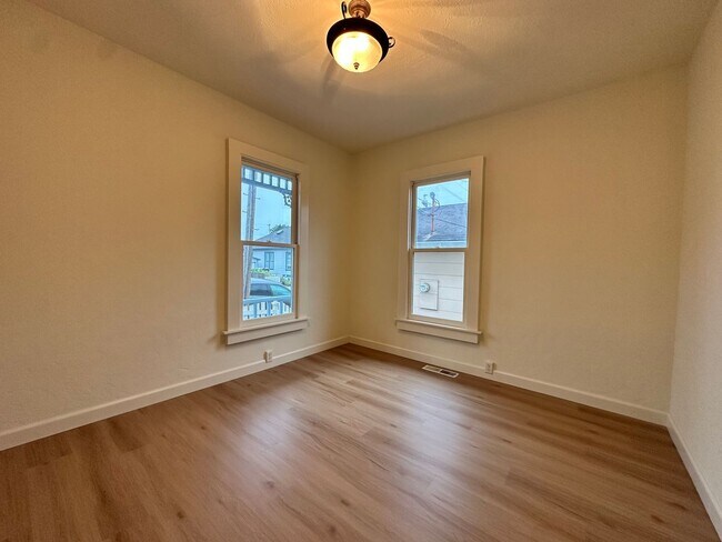 Building Photo - 153 Monterey Ave