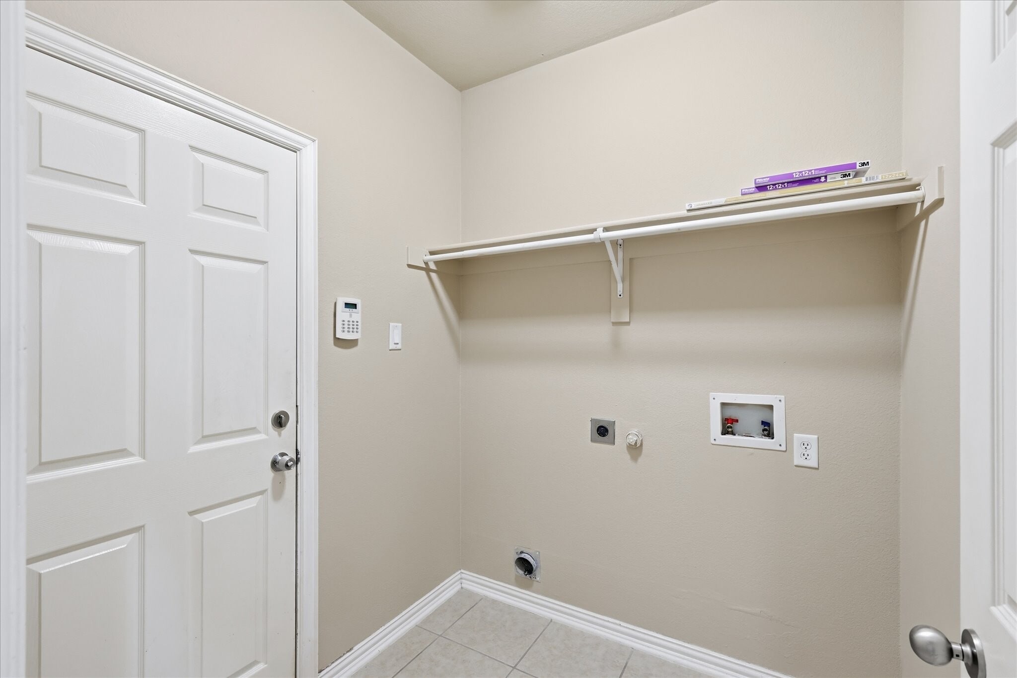 Building Photo - 1725 Brookview Dr