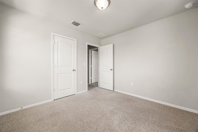 Building Photo - 13925 Heywood Dr