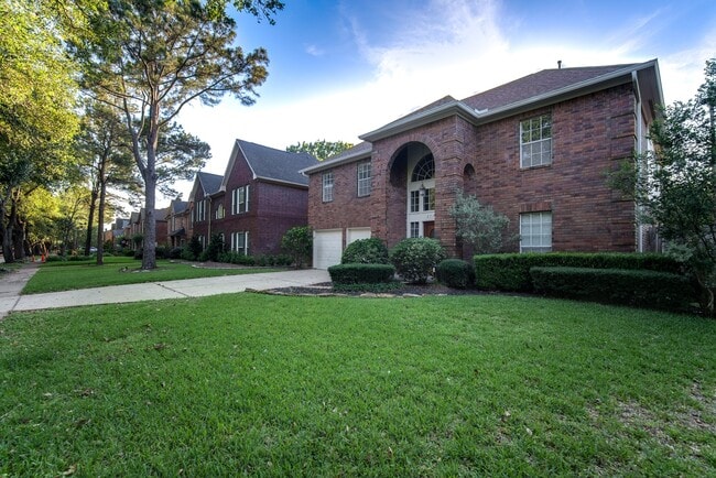 Building Photo - 2710 Double Lake Dr