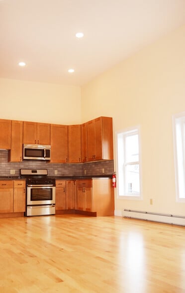 Building Photo - 8 Haswell St