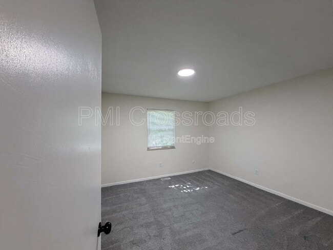 Building Photo - 3084 Howey Rd
