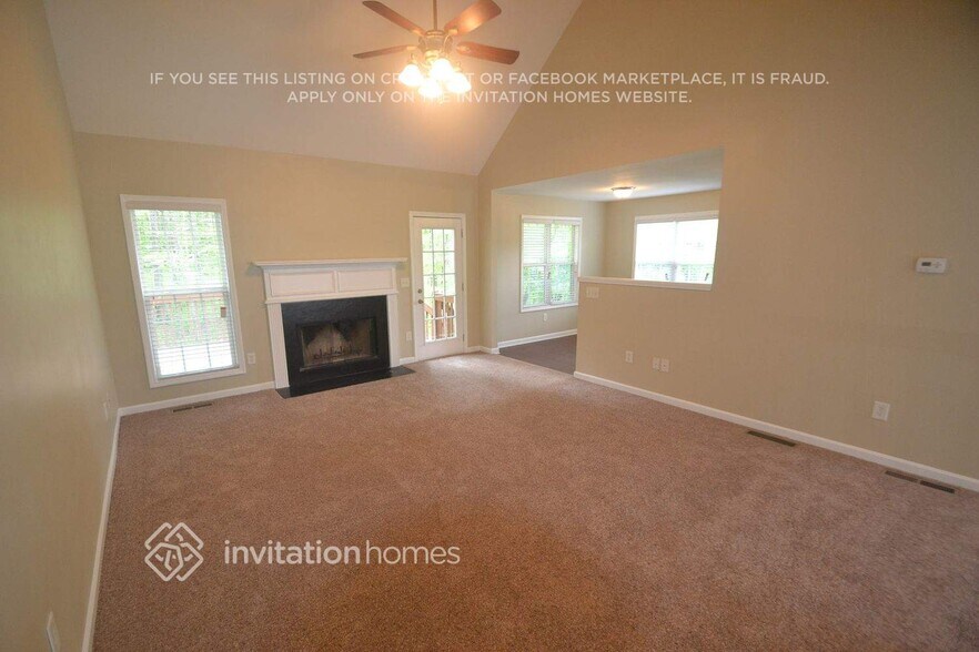 Building Photo - 5721 Flowers Ridge SW