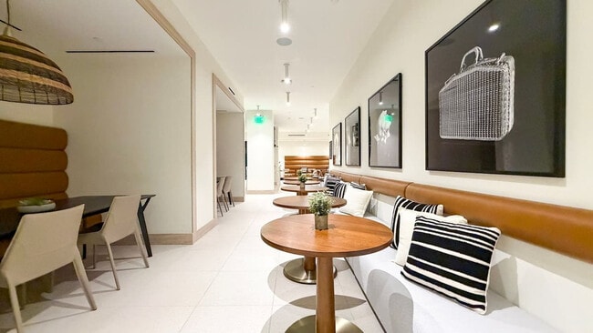 Building Photo - 225 N Miami Ave