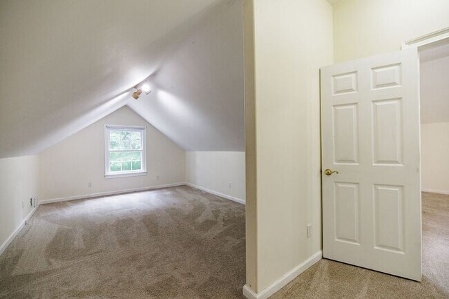 Building Photo - 580 Wolf Creek Trail