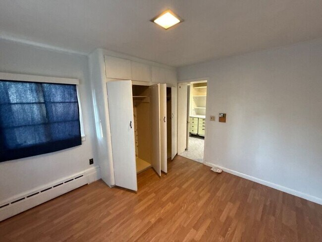 Building Photo - 1947 Marion St SE