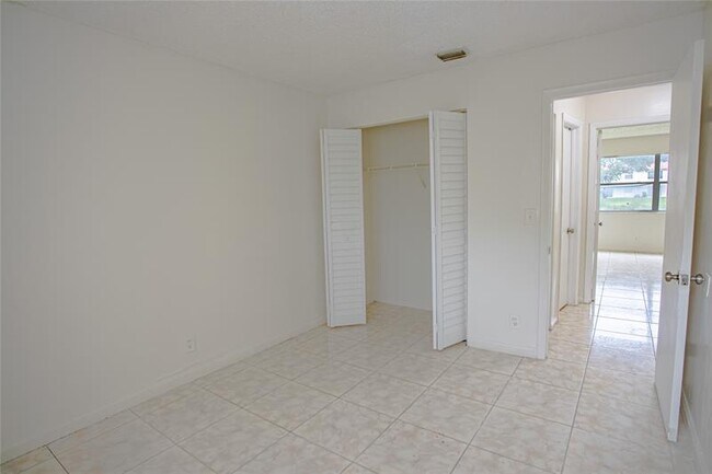 Building Photo - 4295 NW 114th Terrace
