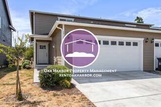 Building Photo - 4 Bed 2.5 Bath - Townhome - Hillcrest - NAS Whidbey