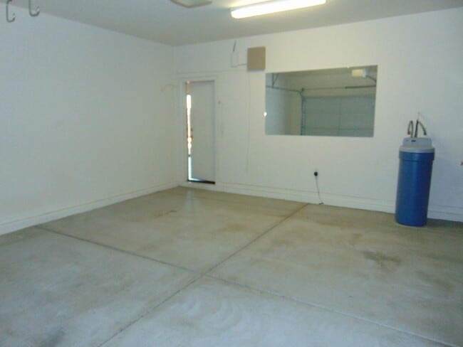 Building Photo - Rancho Sahuarita 4 bedroom 3 bath 2 story Home