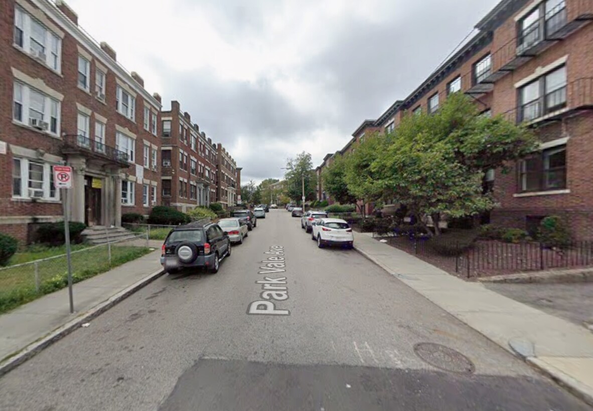 Building Photo - 56 Park Vale Ave