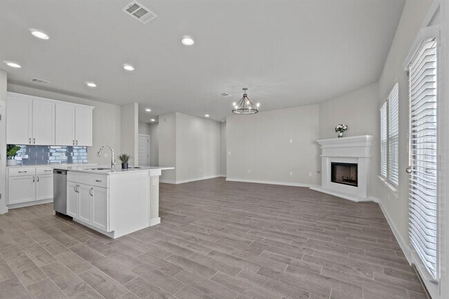 Building Photo - 228 Appleberry Ln